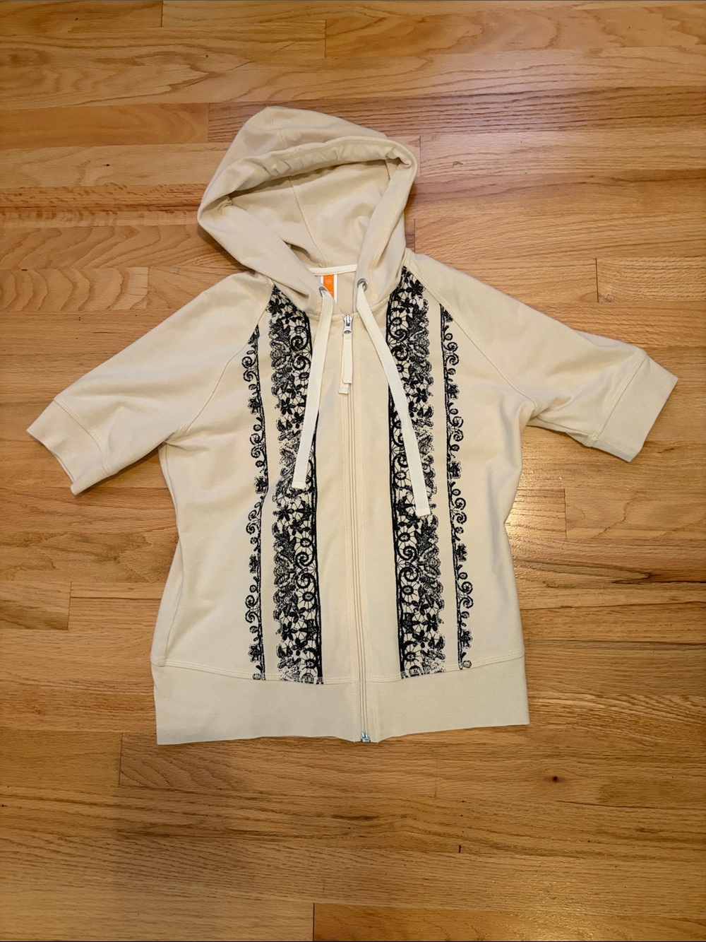 Lucy Cream & Black Embroidered Lace Short Sleeve Zip-Up Hoodie – Size Medium